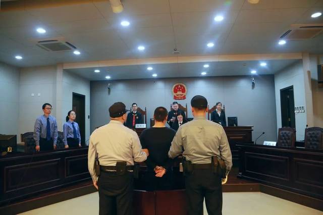 图为被告人姚海亮一案宣判现场