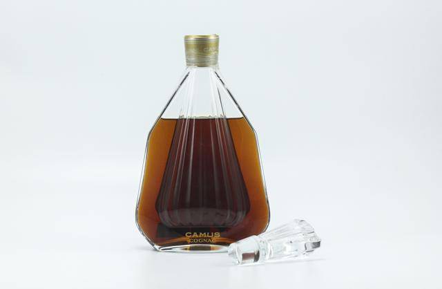 1980s Camus Marquise Cognac 80年代金花扁樽干邑_搜狐网
