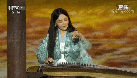 著名古筝演奏家袁莎教授助力第七届世界军运会!