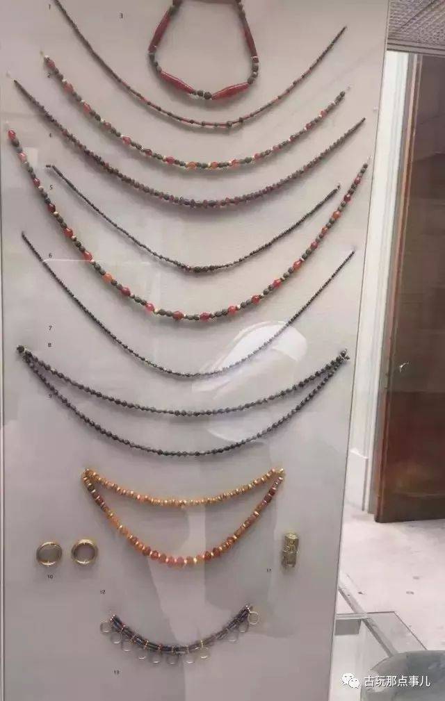 乌尔王陵宝藏中的红玉髓及古珠赏析