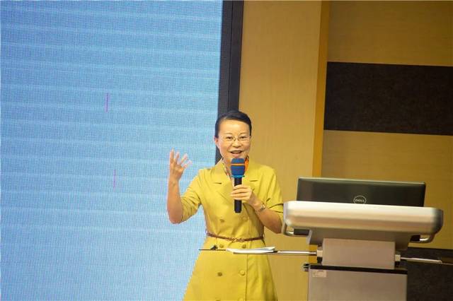 【初心使命】用最初的心,走最远的路——吴雪慧局长莅临禾山中学开讲