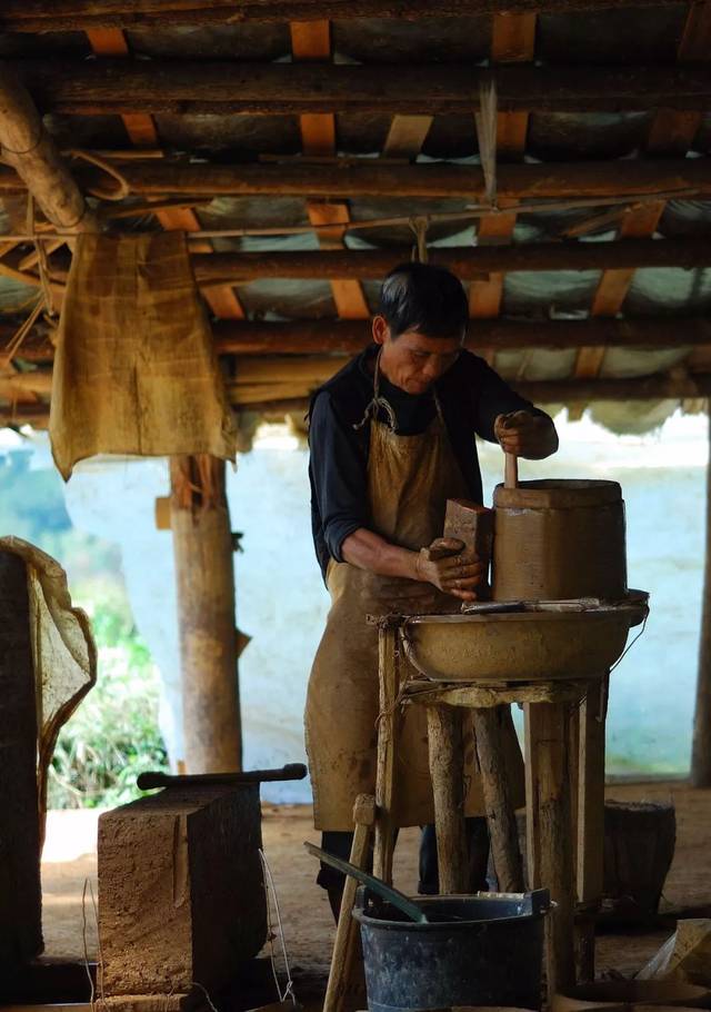 曹燕辉 ‖ 泥瓦匠的传奇故事