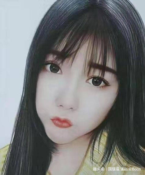 被闺蜜调戏的小团团直播展现猪急翻墙操作,