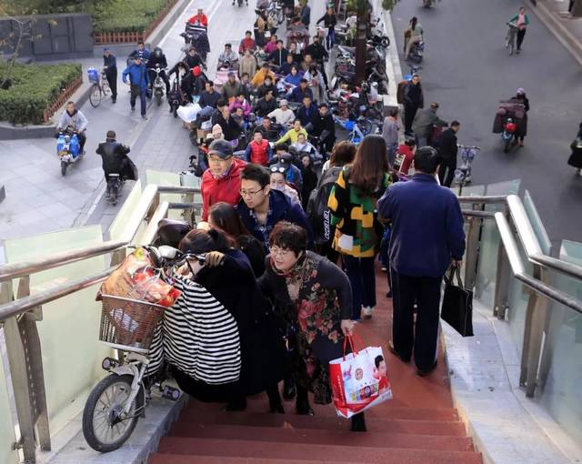 铁里这些行为将被禁止!速看;10秒9次!学生操砖