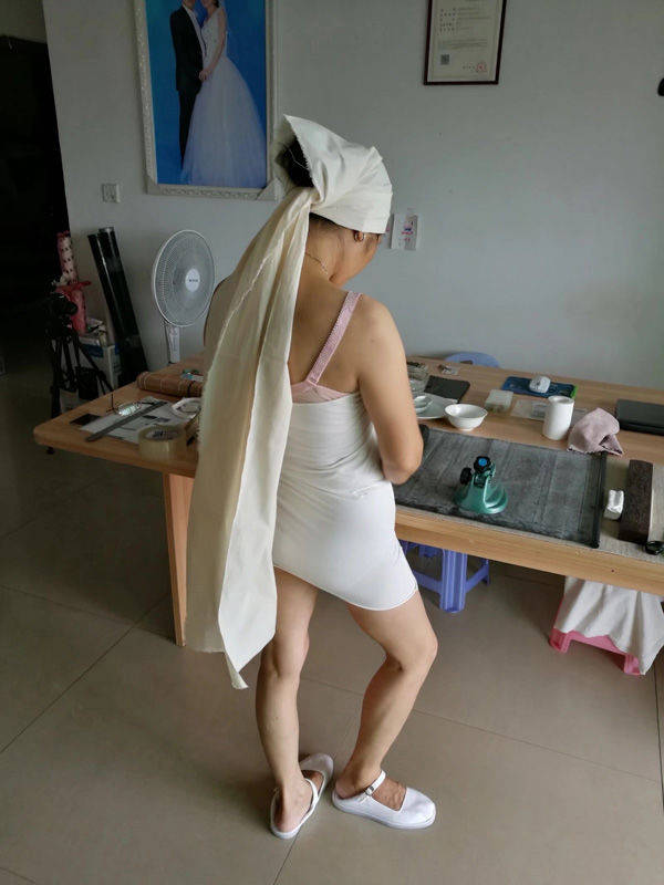 原创丧葬文化:穿孝服的女人