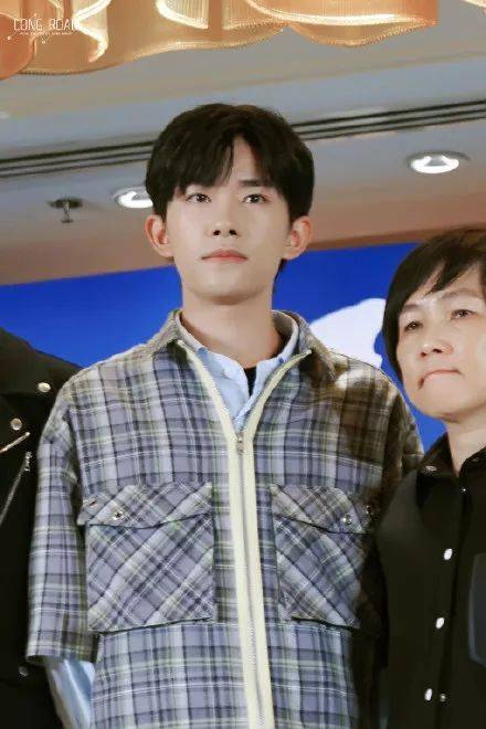 文娱新天地专访,千玺以为ng了很多次,导演和监