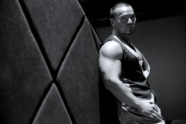 yirener.cc王巍受邀《终结者》发布会 成"肌肉电影"第一人