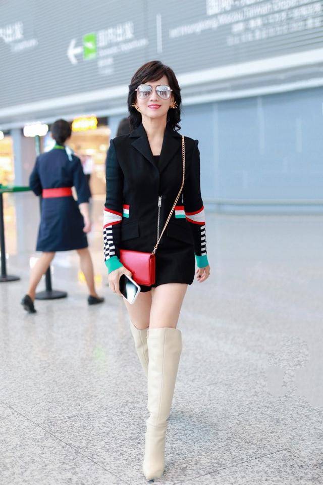 65岁赵雅芝太拼了!