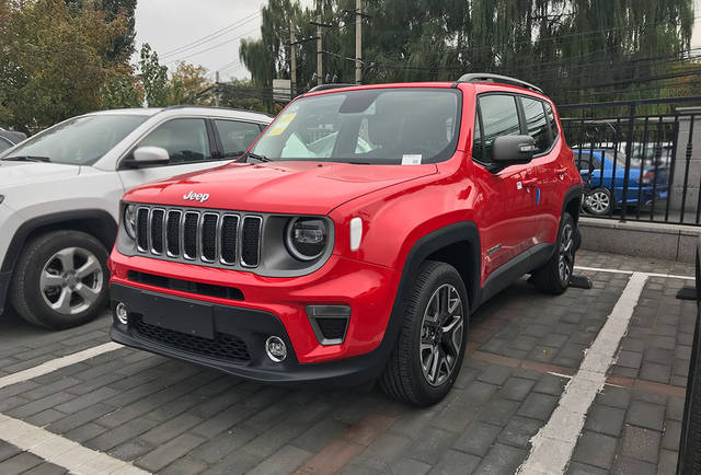 2019款jeep自由侠1.3t四驱版到店实拍 北京4s店
