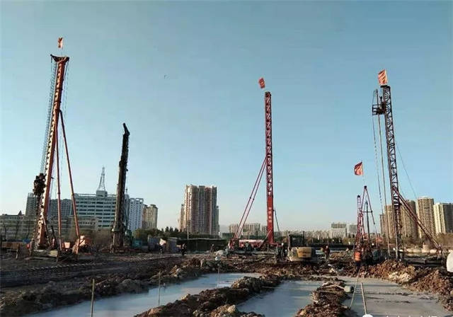 日前,秦皇岛市最大的市政项目海滨路东西延伸工程成功突破又一施工