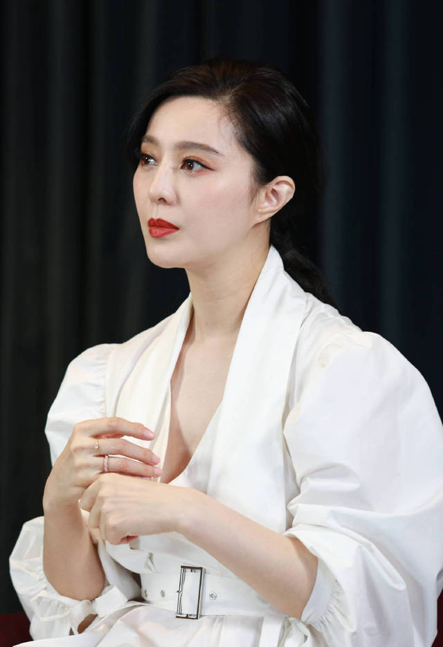 范冰冰出席活动近照,看来范爷也是真的老了