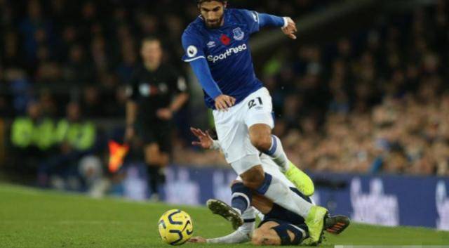 骇人戈麦斯惨遭断腿抱头自责情绪崩溃孙兴慜与奥利耶谁之过