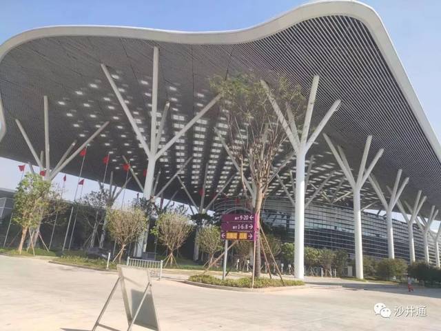沙井家门口的全球最大会展中心今日首秀!