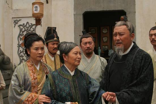 《万历十五年》:黄仁宇叙述的6个明史人物,他们或身败或名裂!