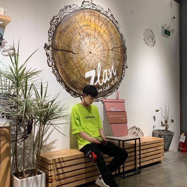 虎牙主播晚玉直播间炸了!