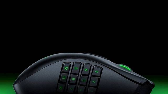 Razer计划推出左手版Naga游戏鼠标感兴趣玩家请去填表支持_手机搜狐网