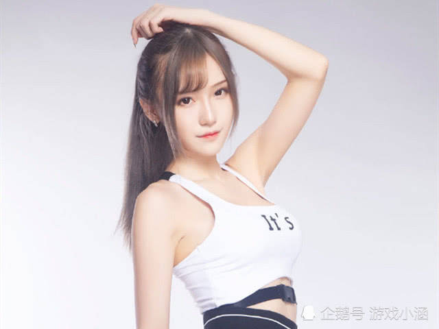 腐团儿不管是现代风还是古装风都能驾驭,她cos的明