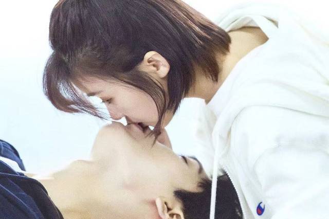 看见味道的你热播龚俊宋伊人狂撒狗粮袋鼠抱苏炸了