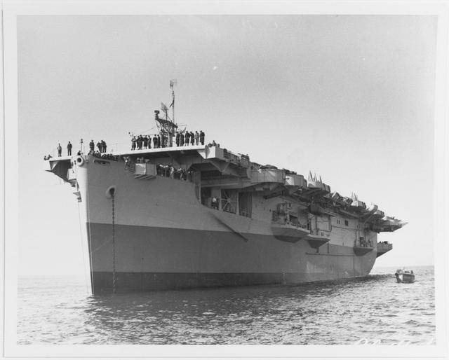 航空母舰"布洛克岛"号(uss block island cve-21)是45艘"博格"级护航