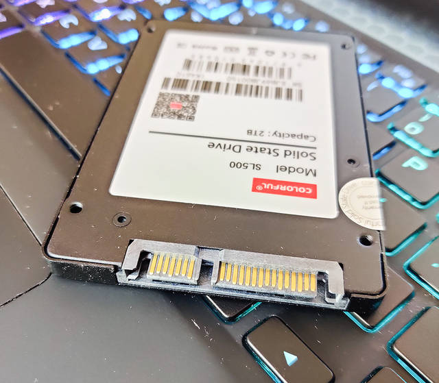 千元级大容量 电脑全固态硬盘达成 七彩虹sl500 2tb开箱简评