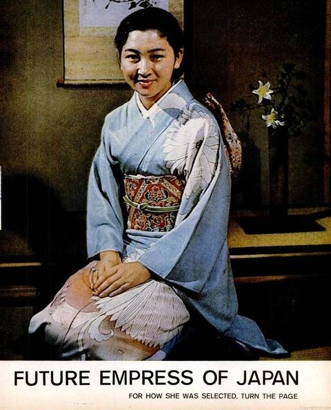 日本平民皇后美智子到底有多美？身着传统和服，尽显端庄优雅_手机