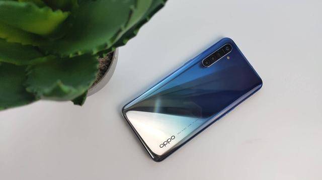 同為6 128gb配置的華為暢享10plus售價1799元,oppo k5則為1899元,不過