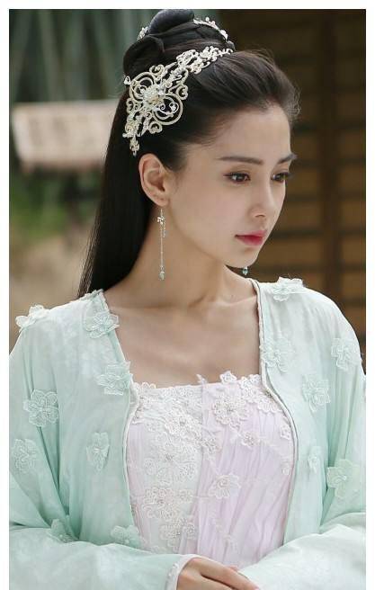 古装好看6位女星:杨幂勉强上榜,赵丽颖高冷,第一仙气十足