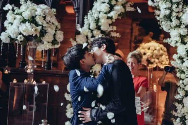 中国唯一一对合法夫夫沈肯尼沈煜伦网友激情四射祝福祝福