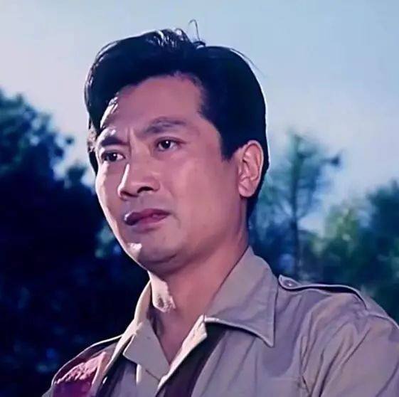 在片中与向梅共同执行特殊任务的搭档由著名演员梁波罗饰演,他将一位