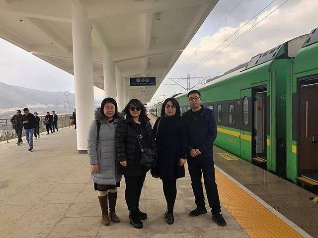 2019年11月12日,天津市海河中学教学副校长董梅,德育处副主任王洹
