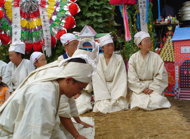 农村孝服,孝服,穿孝服_大山谷图库