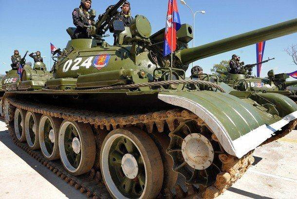 柬埔寨升级武器靠东欧?采购t-55am1坦克,打造陆军机械化部队