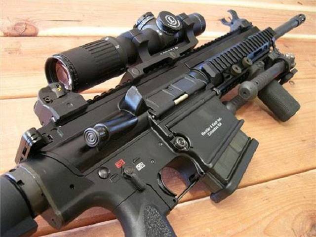 游戏有一定了解的人,就一定听说过它研发的武器,mp5冲锋枪,g3突击步枪