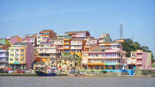 我们身边的最美彩虹小镇,在这里拾起所有的梦_手机搜狐网