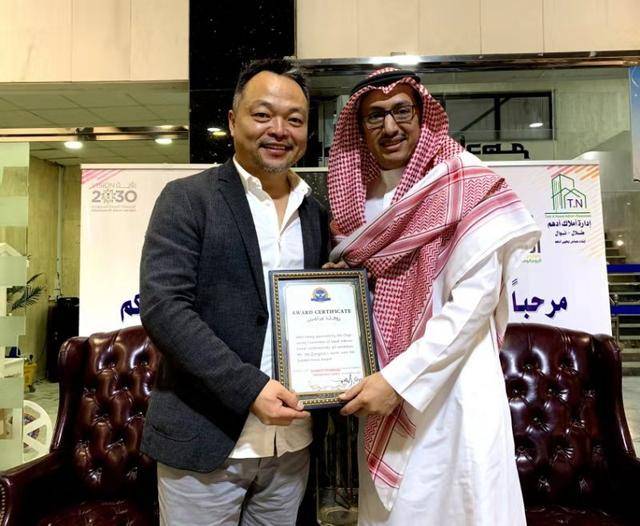 马东民蓝马作品参展沙特国际当代艺术展荣获金马奖