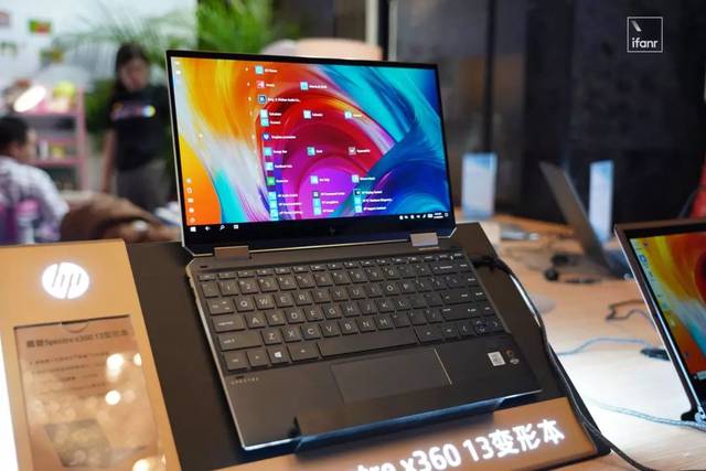 能翻转的 spectre x360 变形本此外,惠普还在会上发布了「one life」
