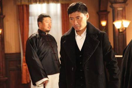 比如陈兵演过《三国演义》和《宰相刘罗锅》,孔琳拍过《大红灯笼高高