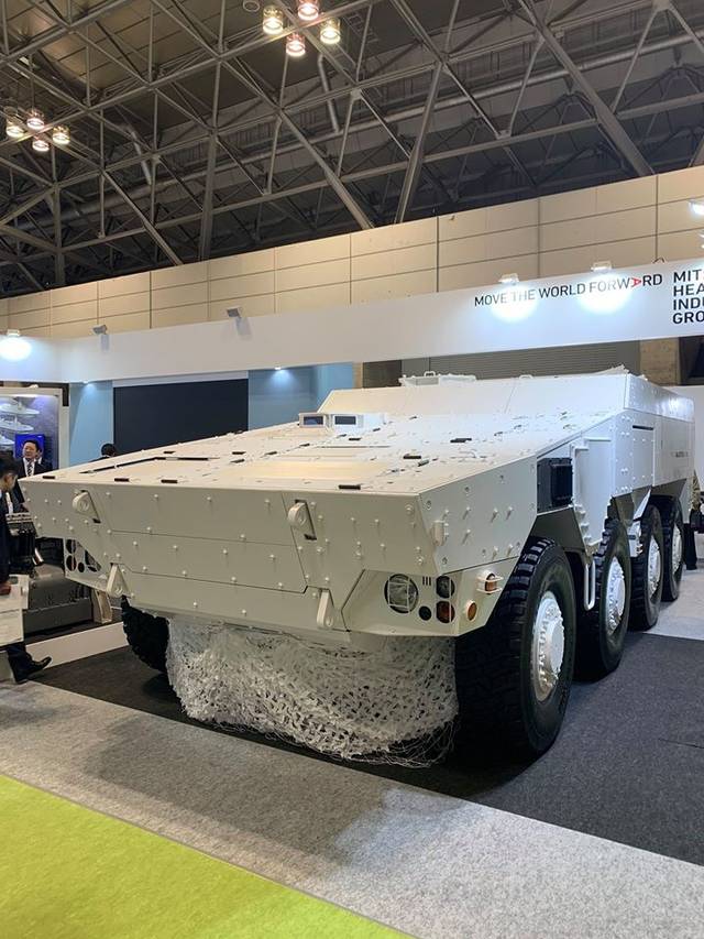 日本自研新一代装甲车亮相 将和国外产品竞标_手机搜狐网