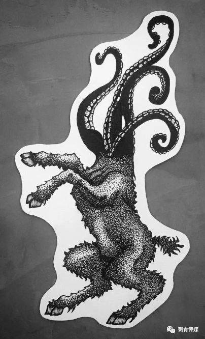 形象为类似章鱼头, 人身, 背上有蝙蝠翅膀的巨大人形生物