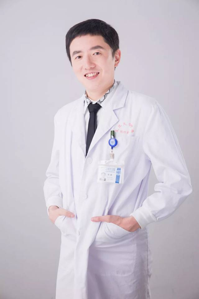 徐俊上得了厅堂,也下得了厨房,2019年他作为闵行区年轻医生的唯一代表