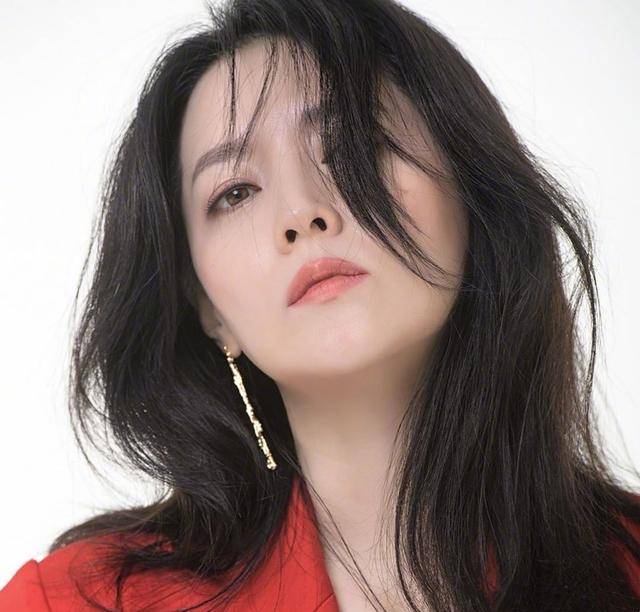 "韩国第一古装美女"李英爱,48岁依然美得高雅大气,女神范十足