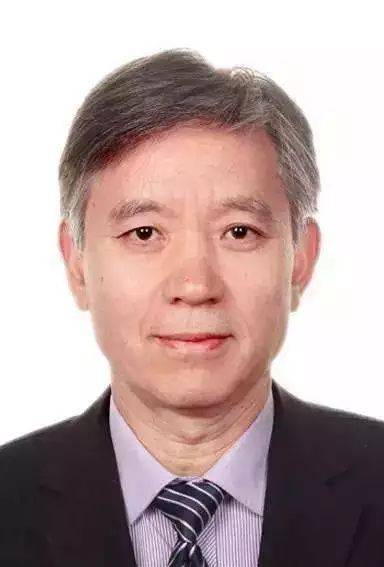 1982年毕业于合肥工业大学计算机应用专业 2013年当选为中国工程院