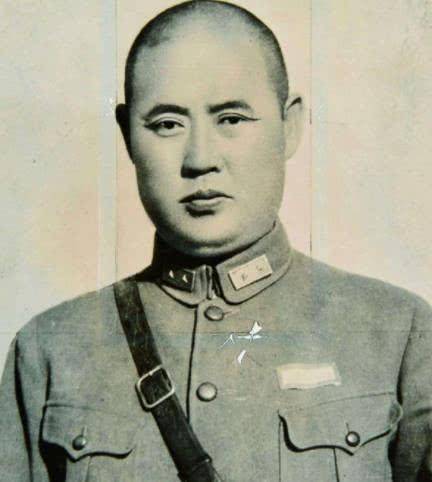 这个起义的兵团司令叫孙兰峰,他和董其武并称傅作义的"二虎",然而"