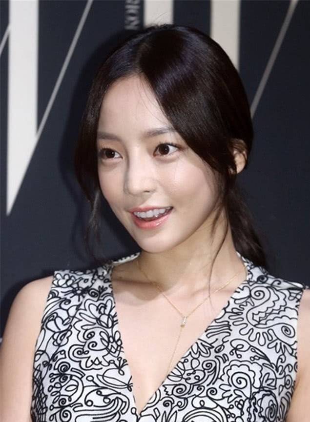 具荷拉方发布声明希望制止谣言,葬礼过程将不公开