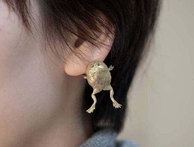 超逼真的青蛙耳夹,没想到推民们还挺喜欢的