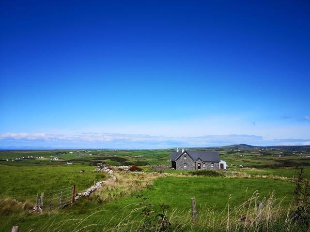 欧洲发展最快的国家,50年不到就成发达国家,人均gdp超过7万美元