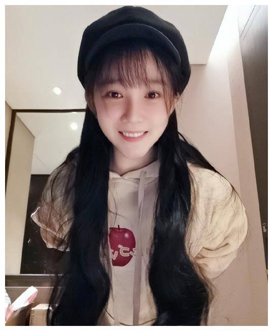 陈小纭答应于小彤留长发看到效果惊艳了不愧最成功的整容美女