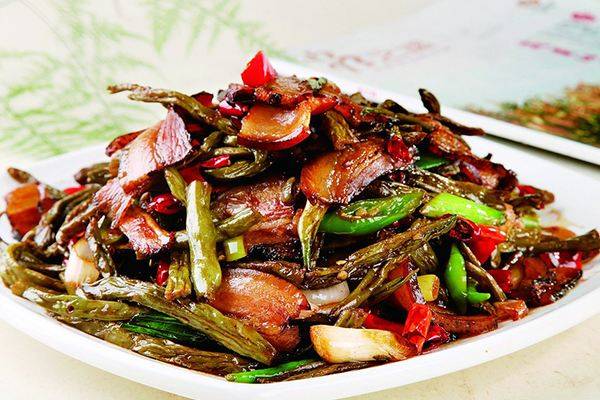 巧湘厨干豆角炒腊肉正宗湘味口感独特