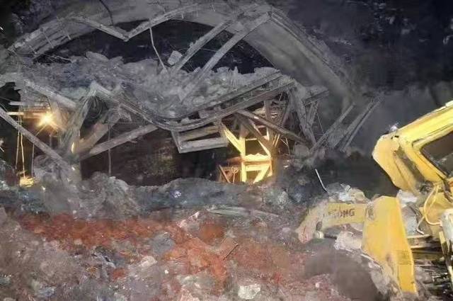 云南在建隧道突泥涌水事故,已致6人遇难,仍有6人被困!_手机搜狐网
