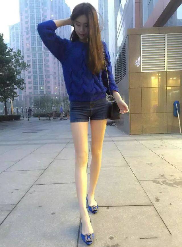 美女腿细是一种资本,胸围傲人更是一种天赋